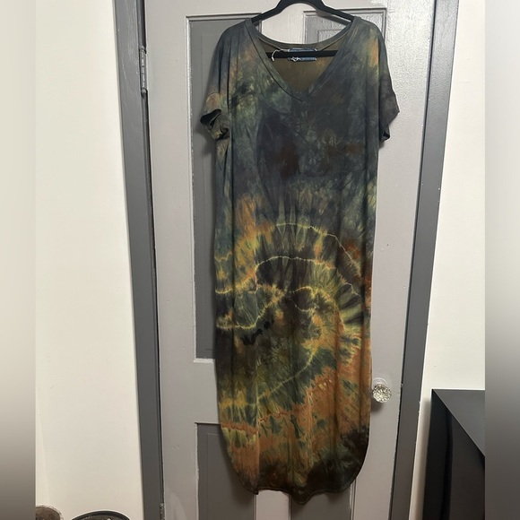 Dresses & Skirts - Rough Tumble Tie-Dye V-Neck Maxi Dress